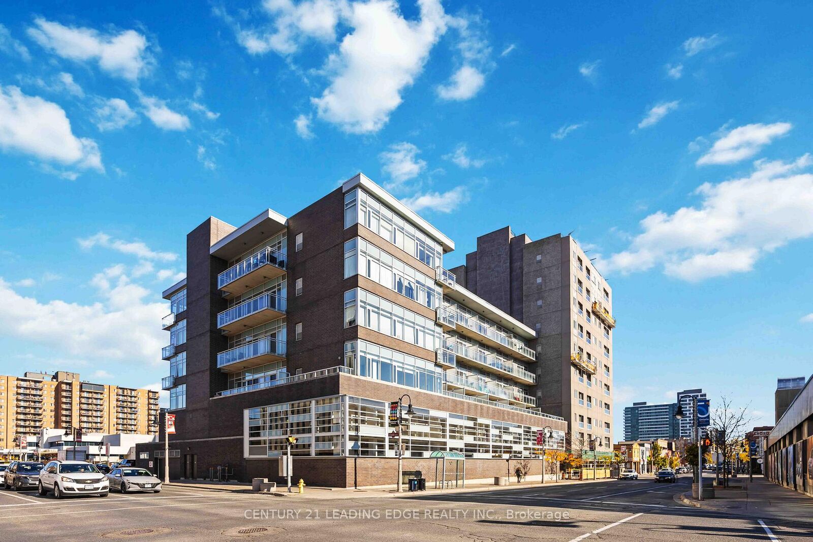 Property Photo:  44 Bond Street W 302  ON L1G 6R2 