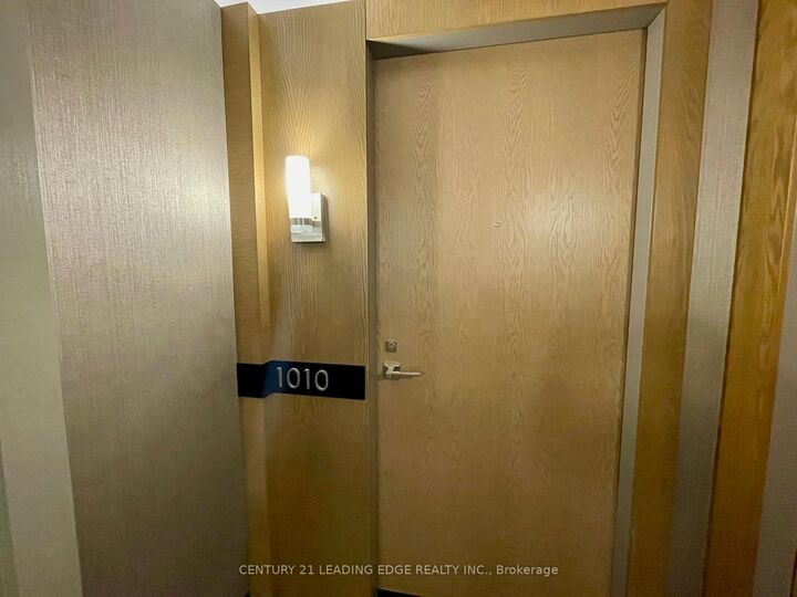 Property Photo: 18 Uptown Drive 1010 ON L3R 5M5