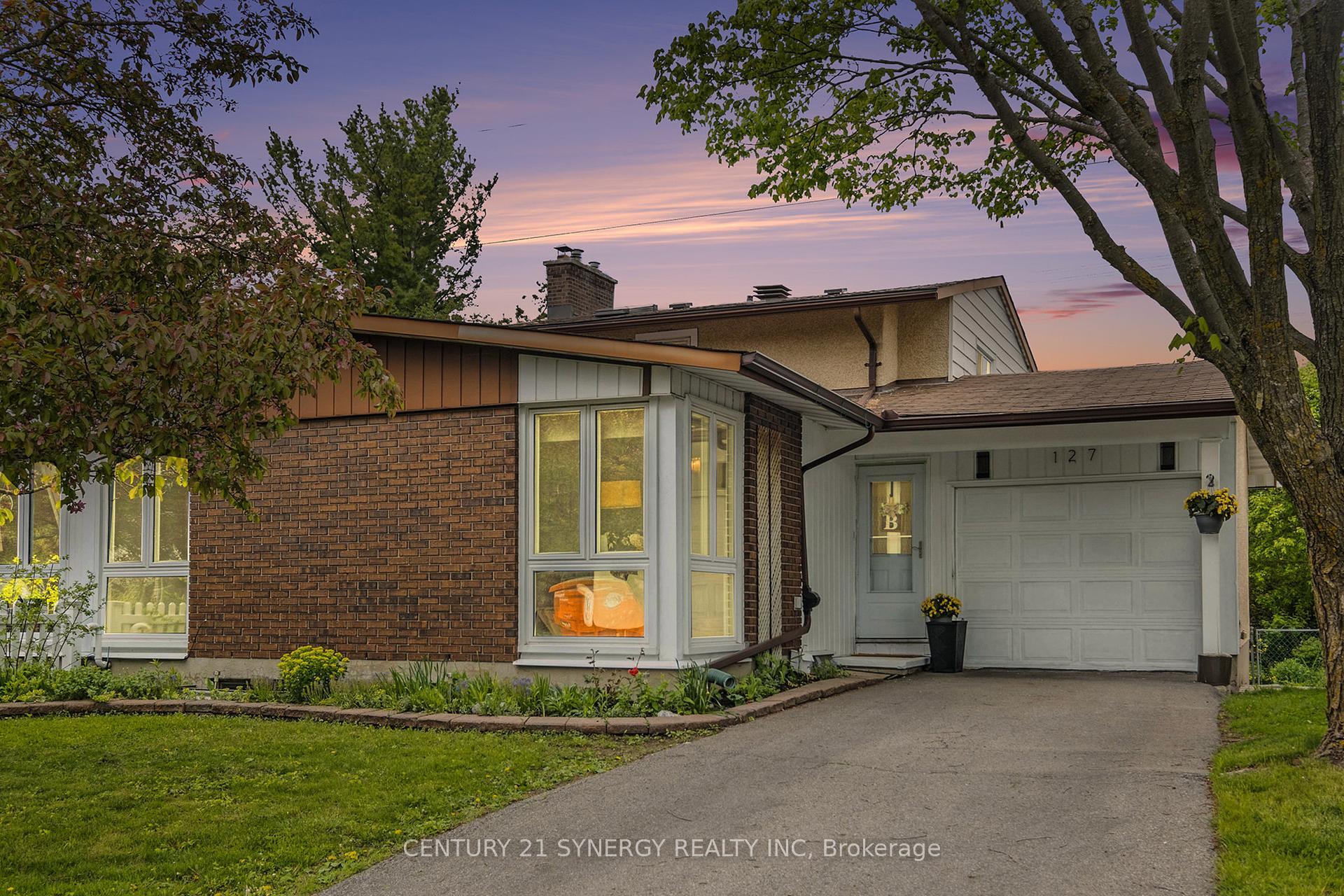 Photo de la propriété:  127 Woodfield Drive  ON K2G 0A1 