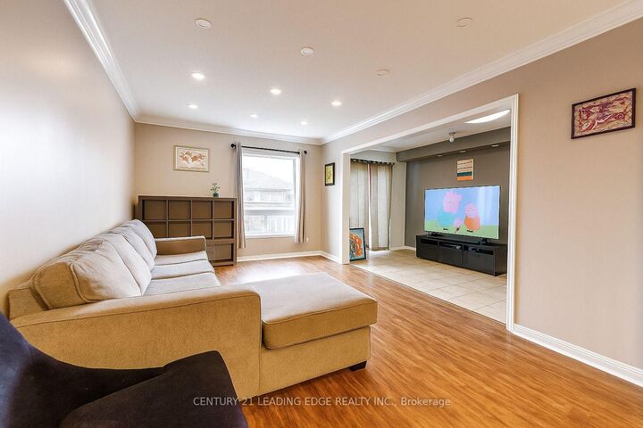 Photo de la propriété:  68 Barkdale Way  ON L1N 0E9 