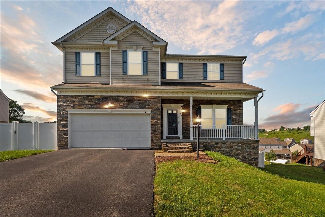Property Photo:  612 Setter Ln  PA 15025 