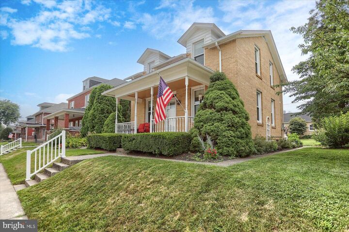 Property Photo: 206 W Granada Avenue PA 17033