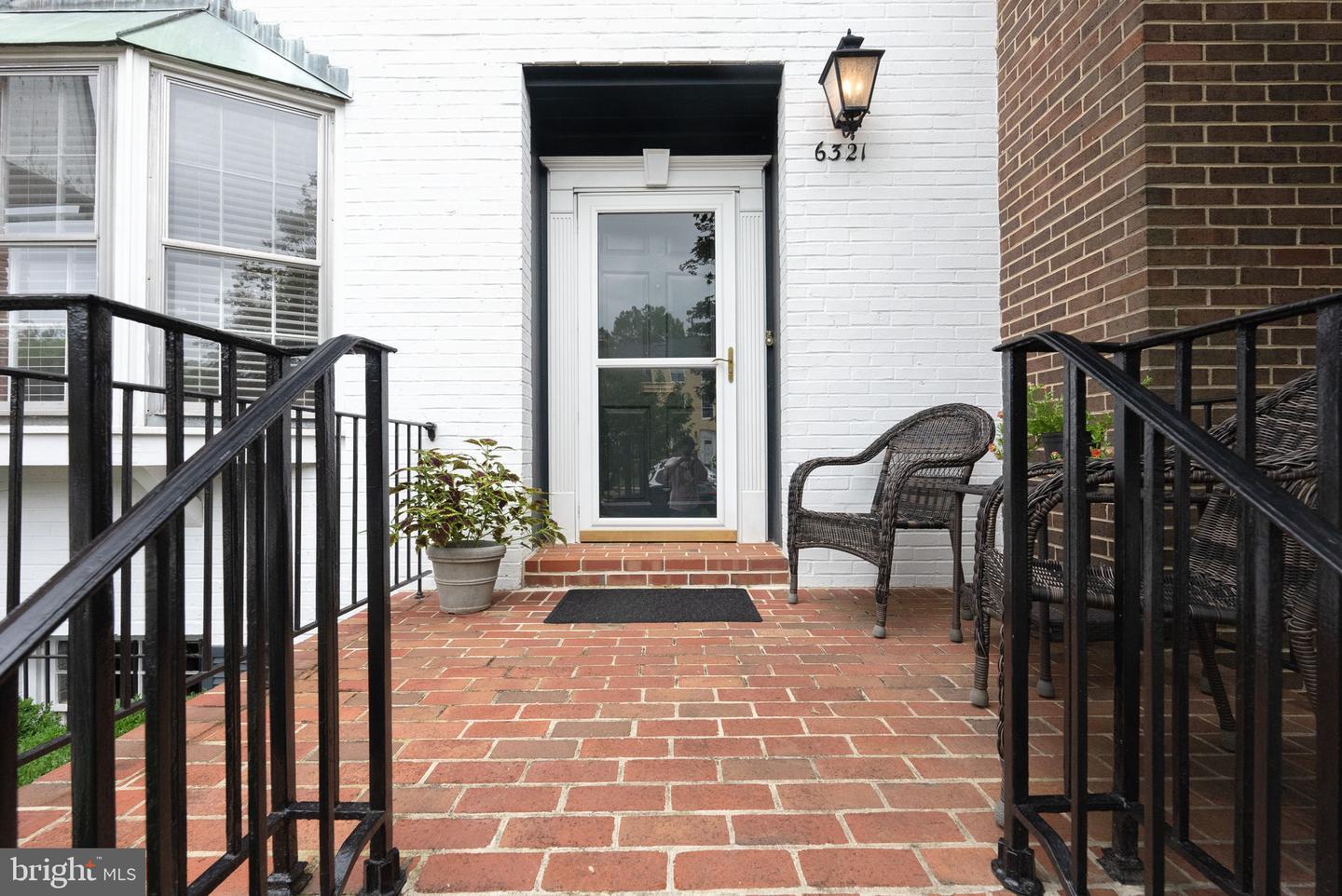 Property Photo: 6321 Barrister Place VA 22307