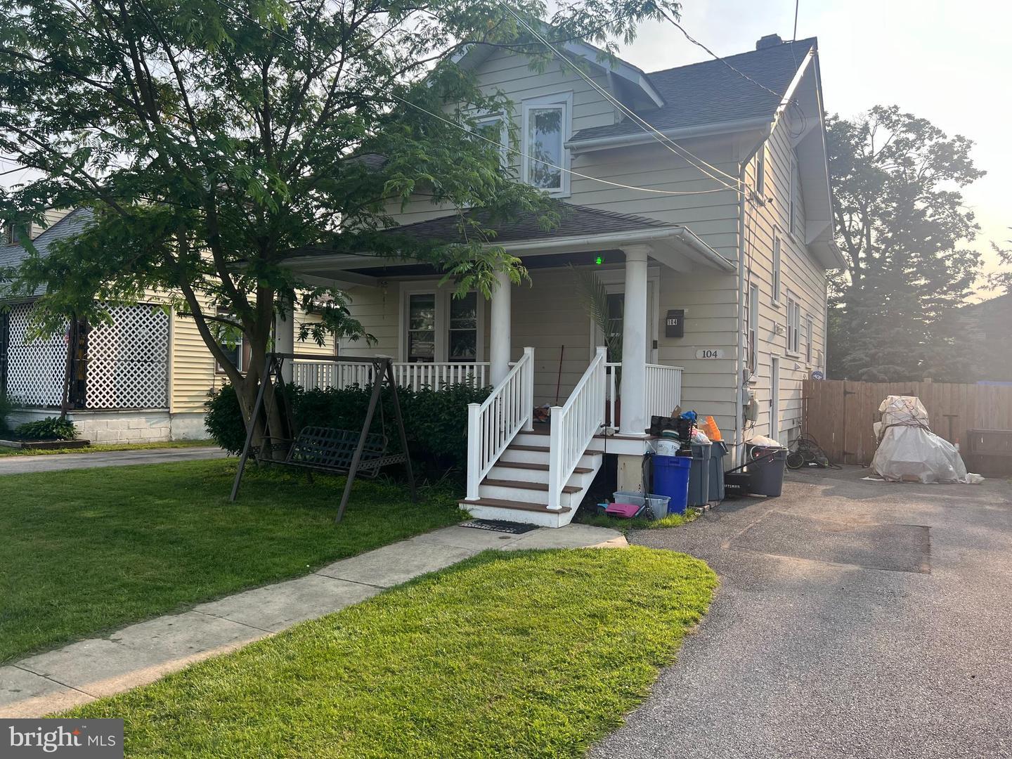 Property Photo: 104 E Roland PA 19015