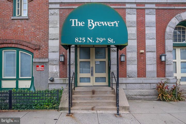 Property Photo: 825 N 29th Street 00 4G PA 19130