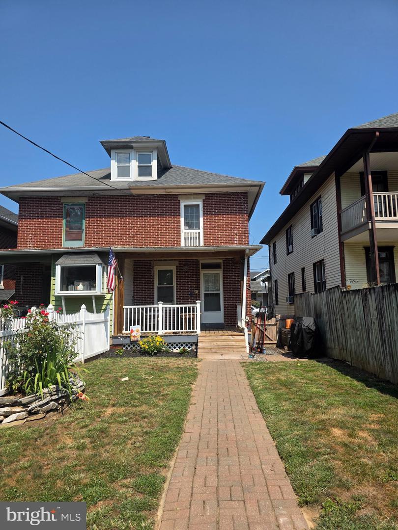 Property Photo: 822 W Main Street PA 17078