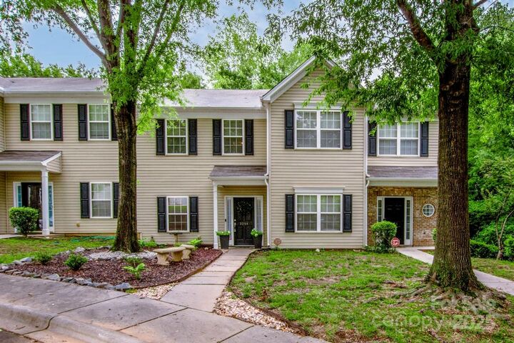 Property Photo:  2208 Winthrop Chase Drive  NC 28212 