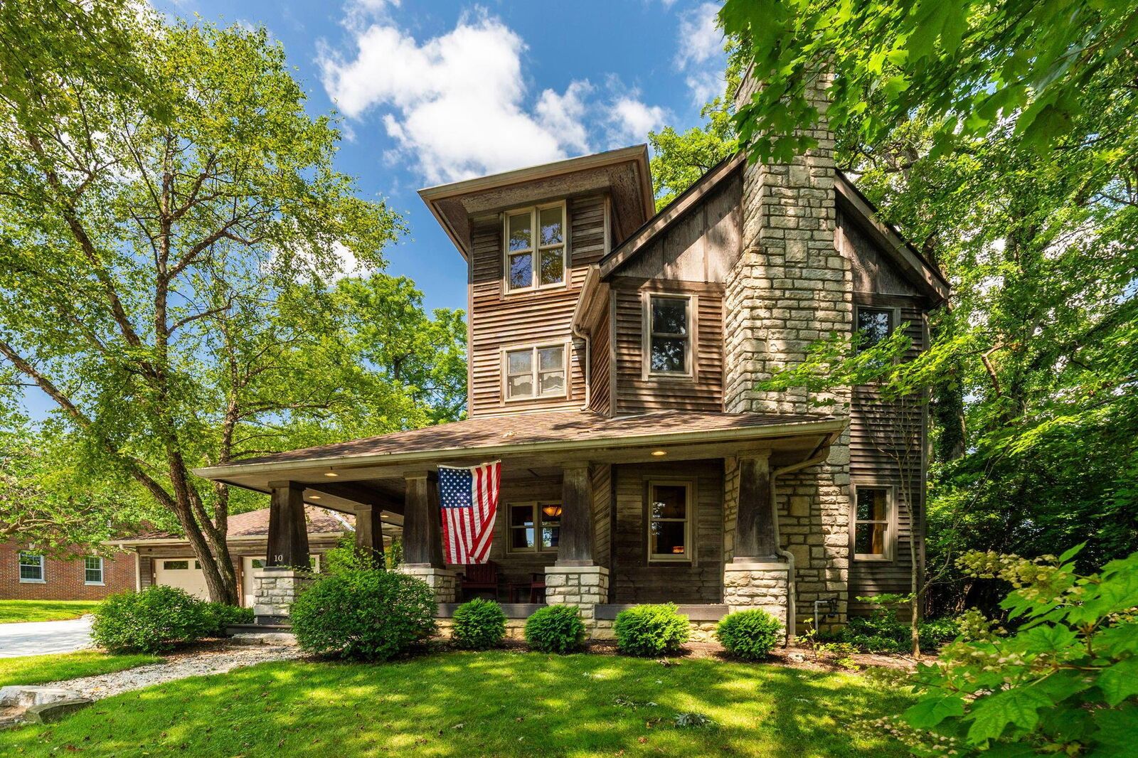 Property Photo: 10 Woodland Avenue OH 43015
