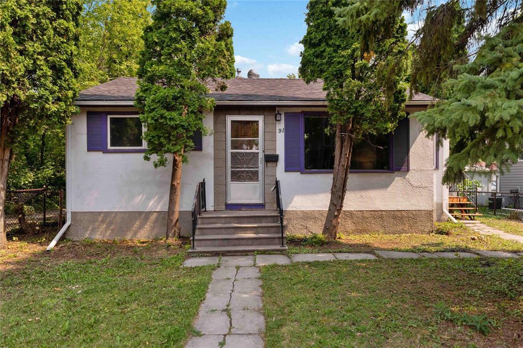 Property Photo:  91 Clayton Drive  MB R2M 1G1 