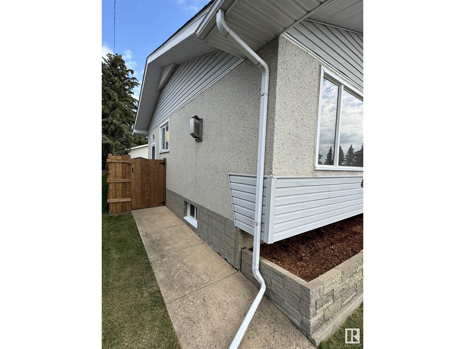 Property Photo:  4221 50 St  AB T9C 1B6 