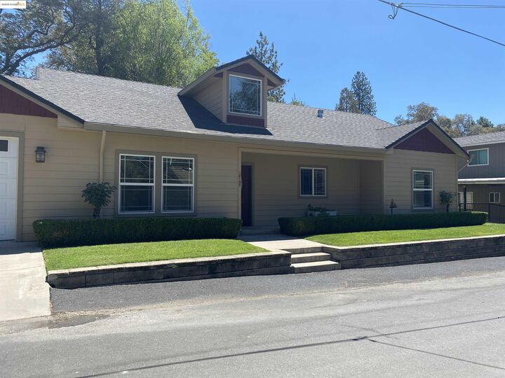 Property Photo: 18197 Hammer Ln CA 95379