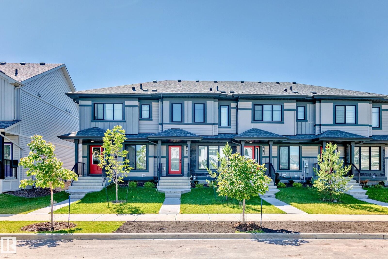 Property Photo:  5043 Kinney Link SW  AB T6W 5G5