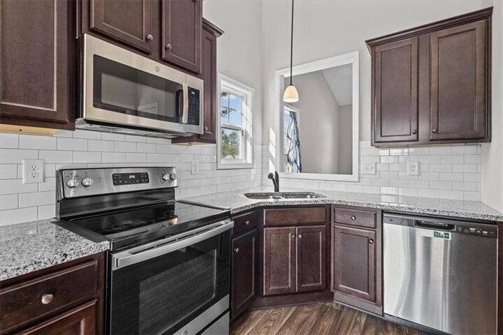 Property Photo:  206 Glacier Court  GA 30117 