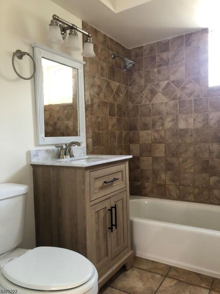 Property Photo: 104 N Beverwyck Rd 2 NJ 07034