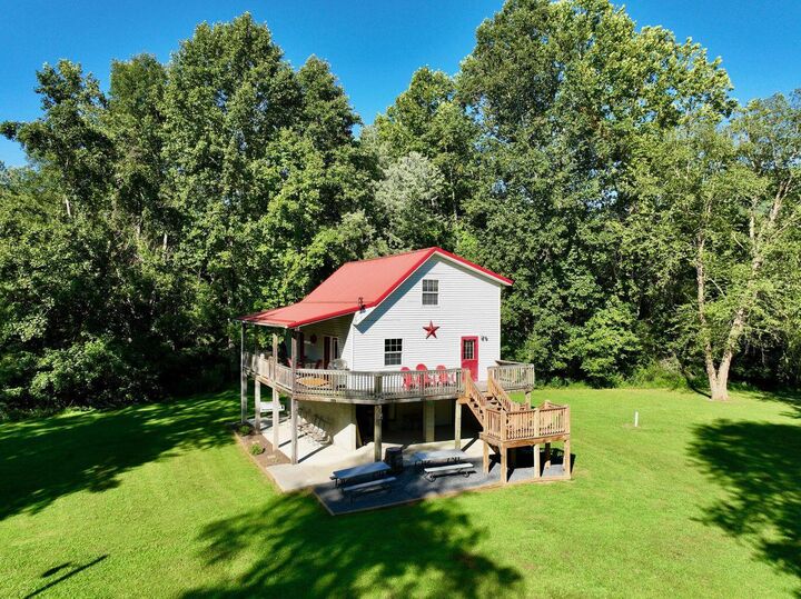 Property Photo:  560 S Emerald Isle  WV 24910 