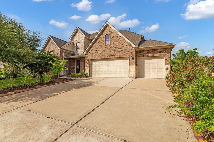 Property Photo:  25203 Gaddis Oaks Drive  TX 77389 