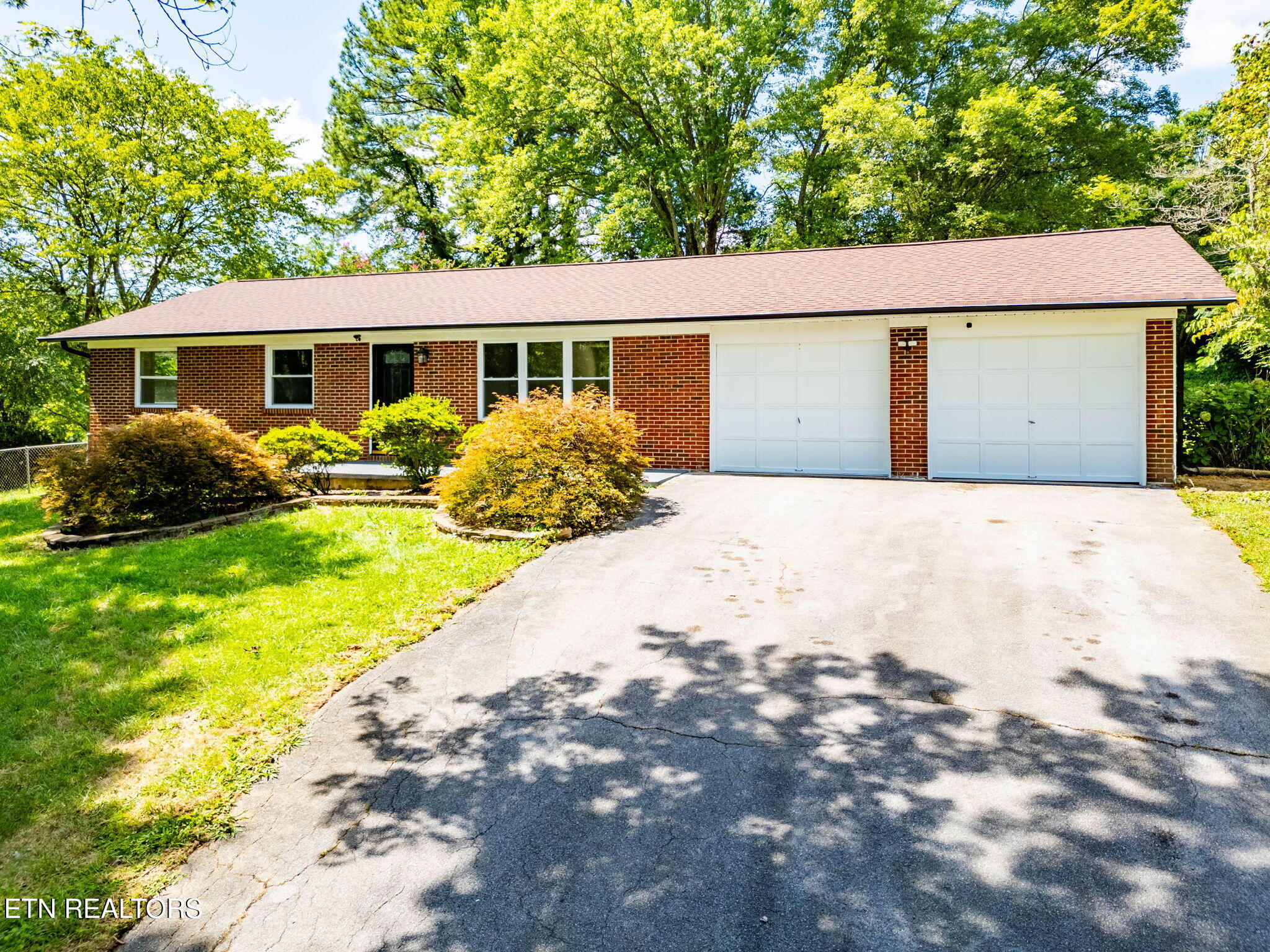 Property Photo: 6621 Lambent Lane TN 37918