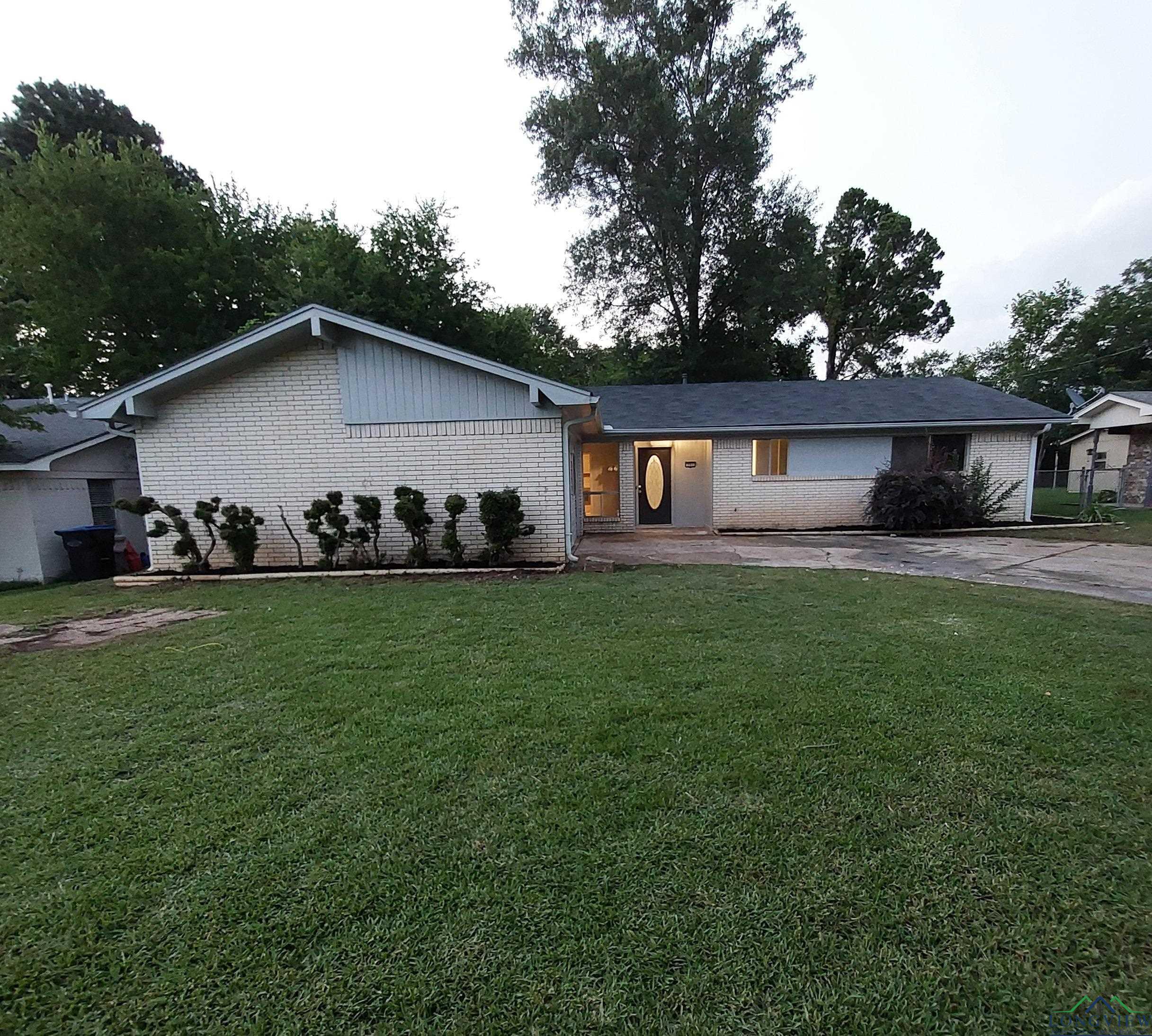 203 Erskine Dr  Longview TX 75601-3610 photo