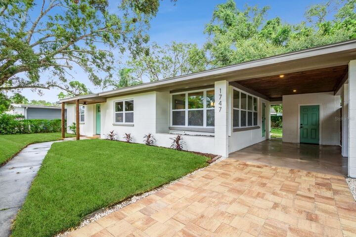 Property Photo: 1747 Santa Anna Drive FL 34698