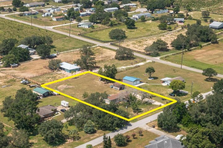 Property Photo: 5 Coyer Road FL 33844