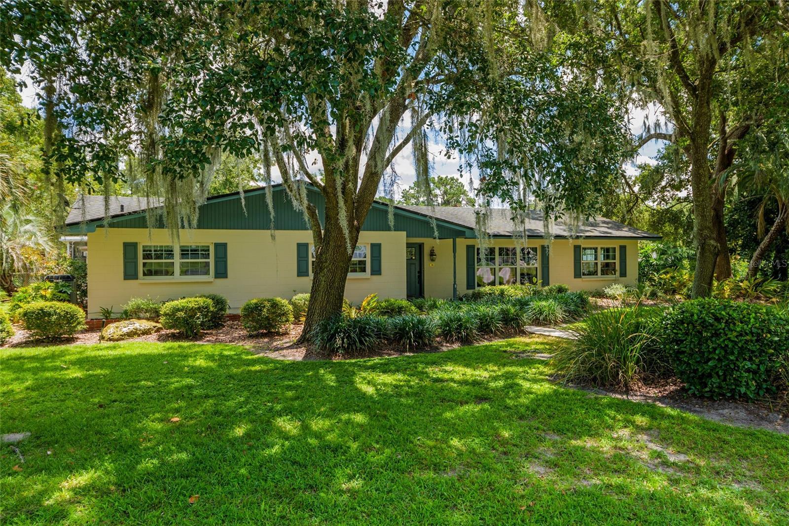 Property Photo: 703 NW 89th Street FL 32607