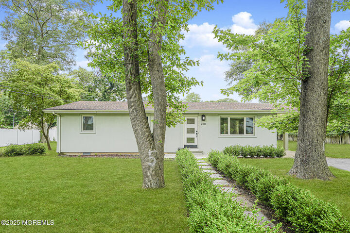 220 Highwood Road  Oakhurst NJ 07755 photo