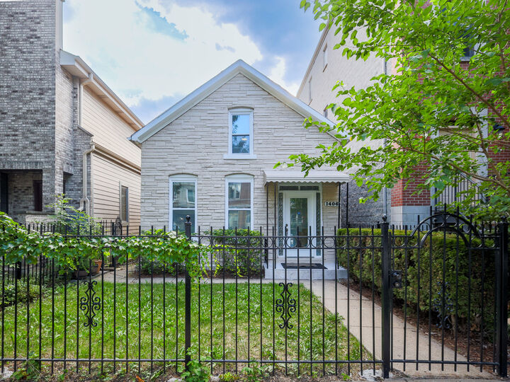 Property Photo:  1406 N Artesian Avenue  IL 60622 