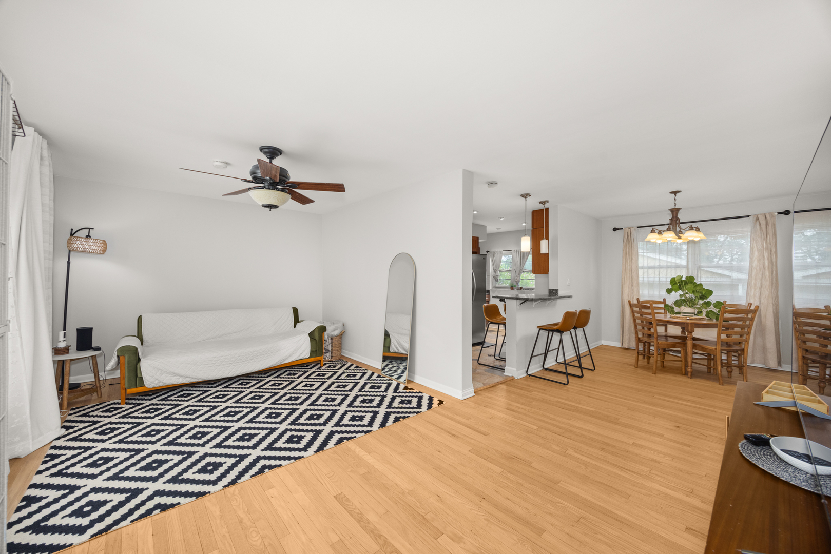 Property Photo:  1625 Heidorn Avenue  IL 60154 