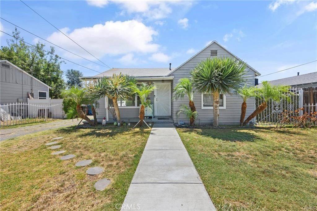 Property Photo:  12938 Helmer Drive  CA 90602
