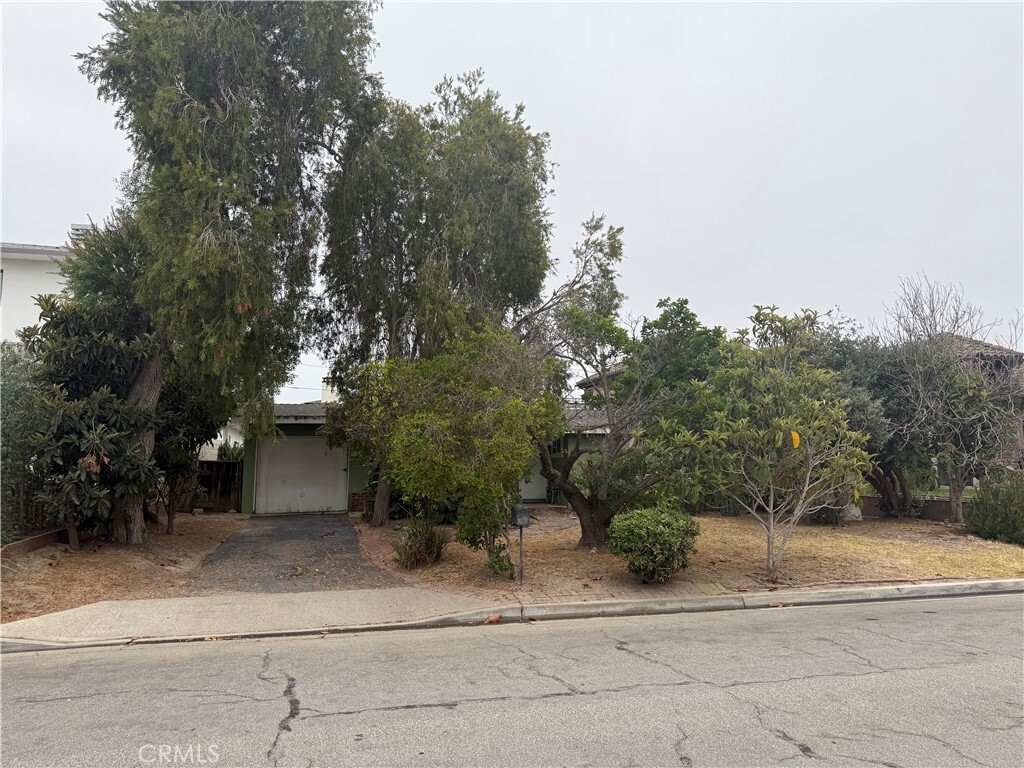 Property Photo: 2427 Margaret Drive CA 92663