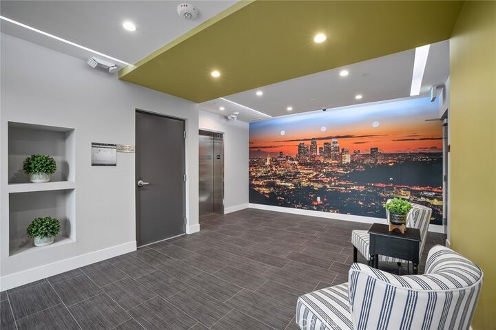 Property Photo:  5820 La Mirada Avenue 301  CA 90038 