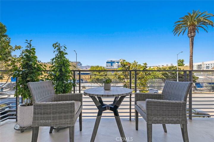 Property Photo:  5820 La Mirada Avenue 301  CA 90038 