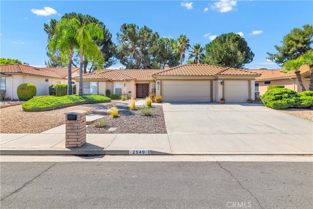 Property Photo: 2549 Peach Tree Street CA 92545