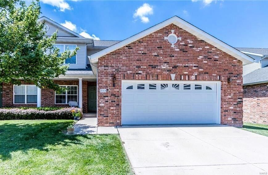 Property Photo:  
