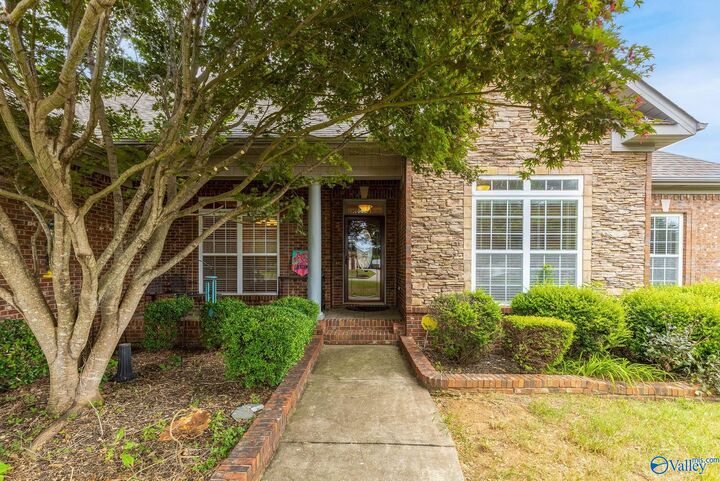 Property Photo: 150 Shackleford Road AL 35759