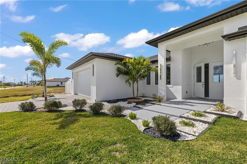 Property Photo: 1248 NW 35th Avenue FL 33993
