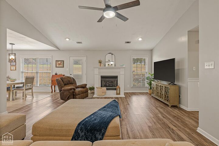 Property Photo:  1900 Oakwood Circle  AR 72404 