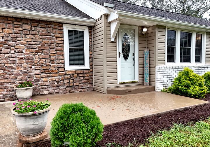 Property Photo:  749 Hillcrest Drive  GA 30555 