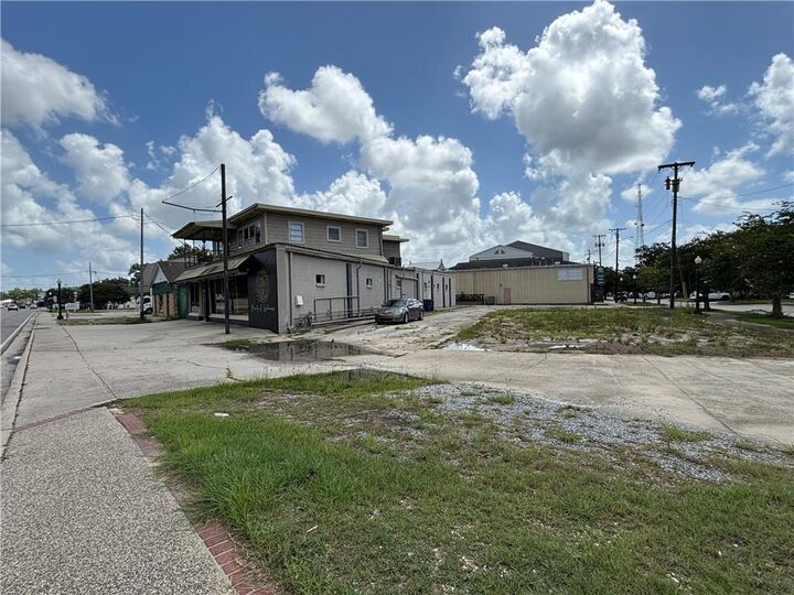 Property Photo:  2062 Front Street  LA 70458 
