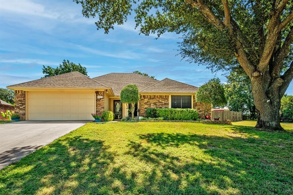 Property Photo:  2810 Caprice Avenue  TX 75020 