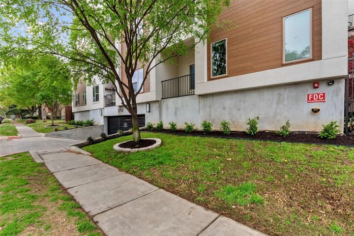 Property Photo:  5718 McCommas Boulevard 203  TX 75206 