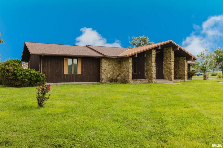 Property Photo:  15694 Moellers Road  IL 62959 