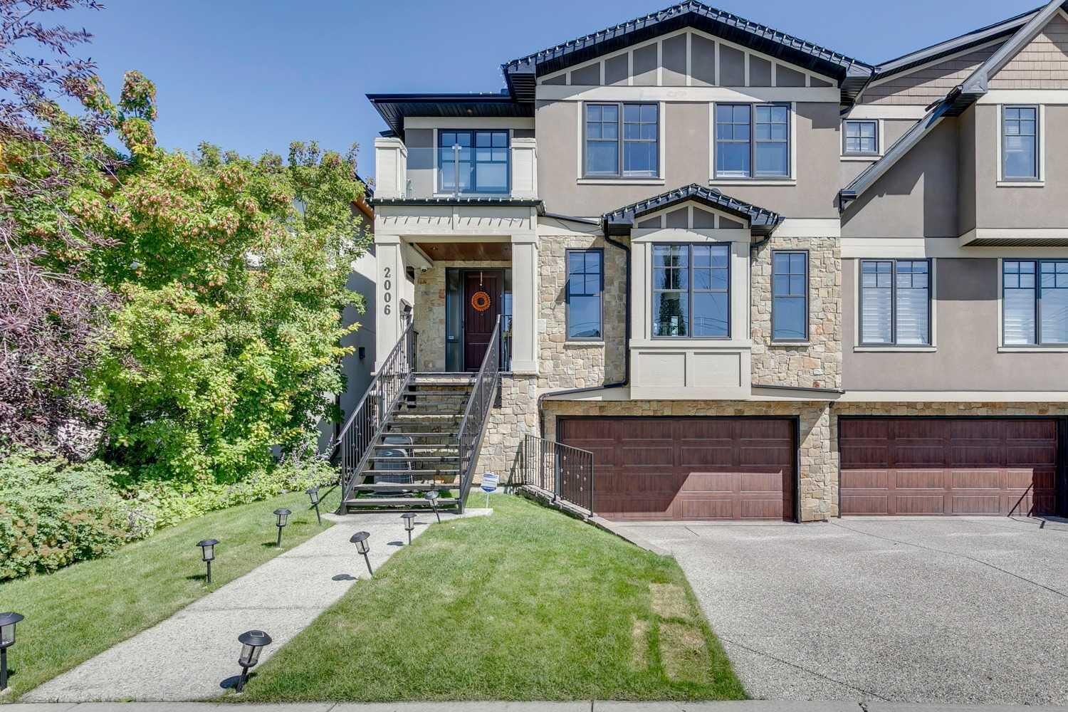 Property Photo: 2006 38 Avenue SW AB T2T 2K4