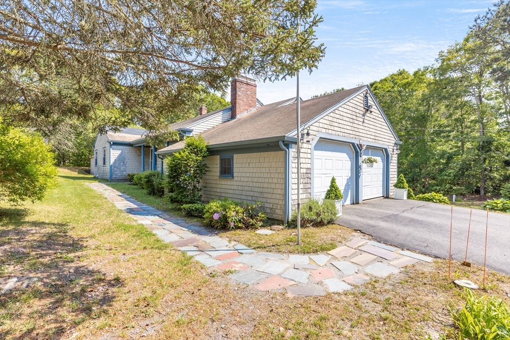 Property Photo:  240 Braggs Ln  MA 02630 