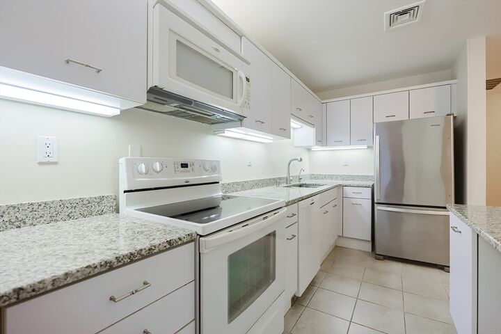 Property Photo:  26 Holly Ln 3E  MA 02467 