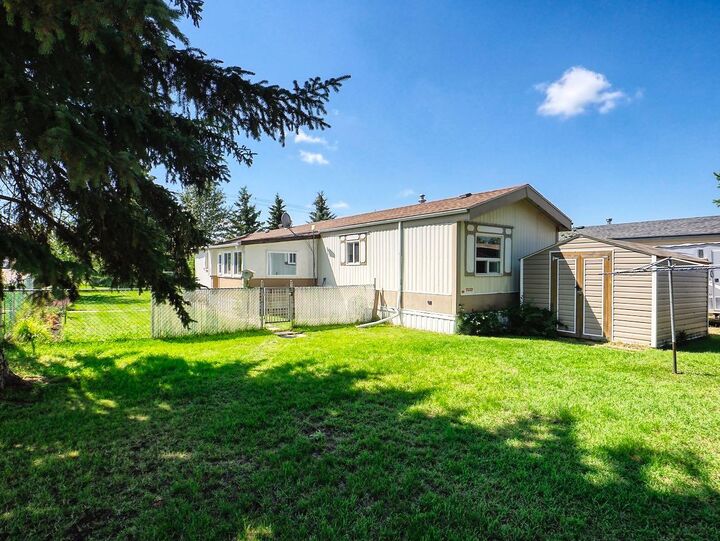 Property Photo: 1 Torrington Mobile Home Park AB T0M 2B0