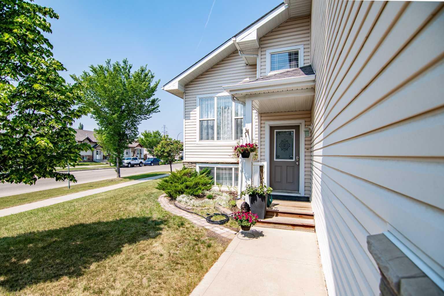 Photo de la propriété: 4 Isbister Close AB T4R 0B8
