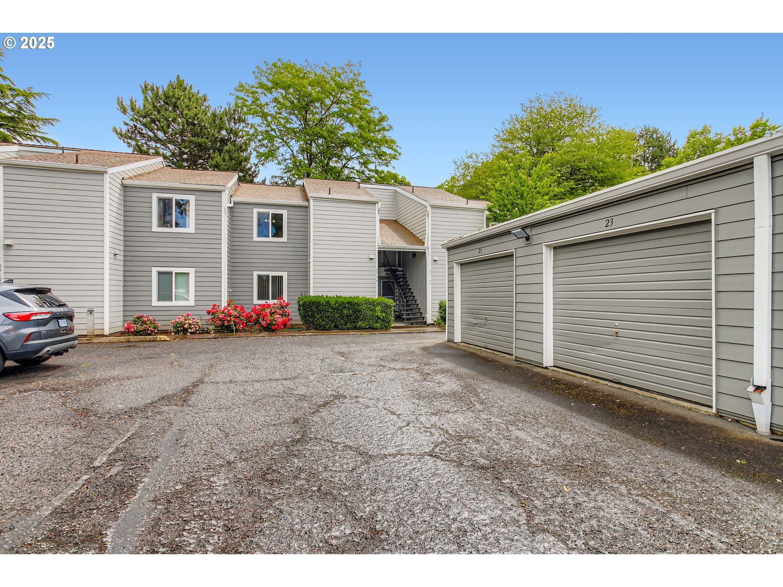 Property Photo: 2704 SE 138th Ave 24 OR 97236