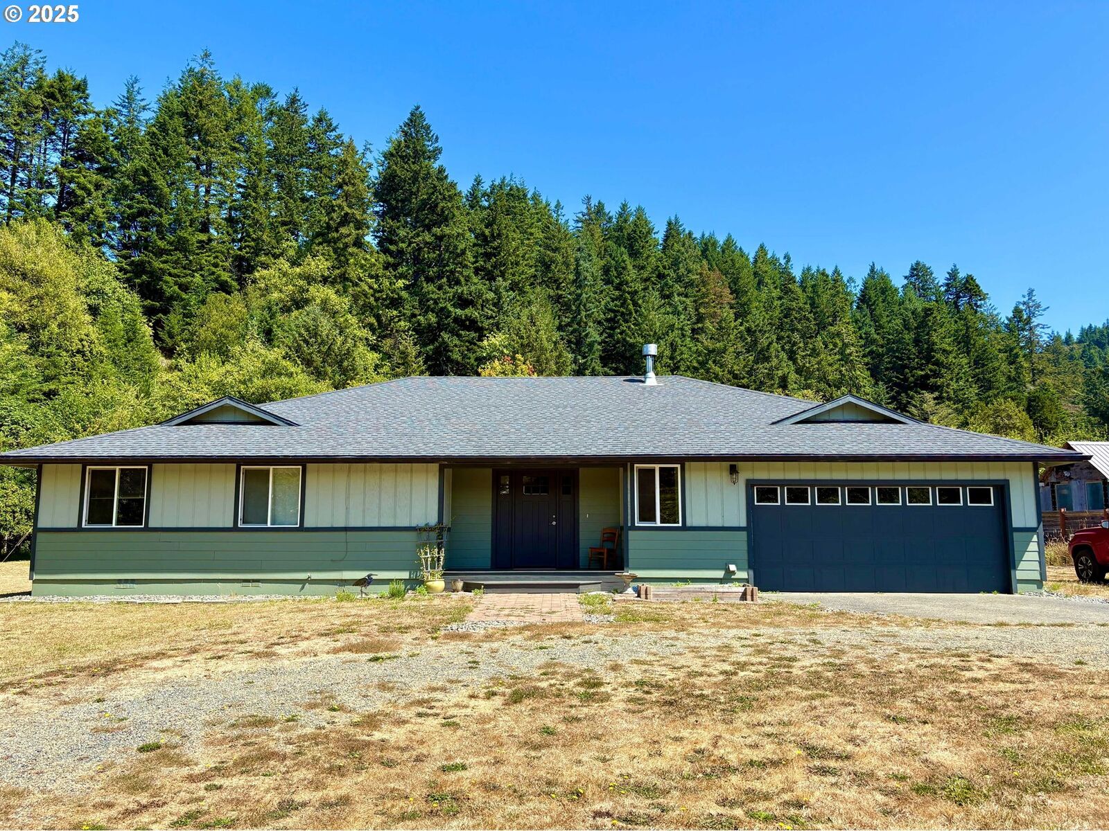 Property Photo: 94345 Orchard Ln OR 97444