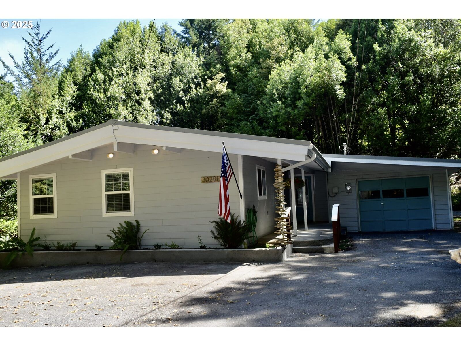 Property Photo:  30291 Hummingbird Hill Rd  OR 97444 